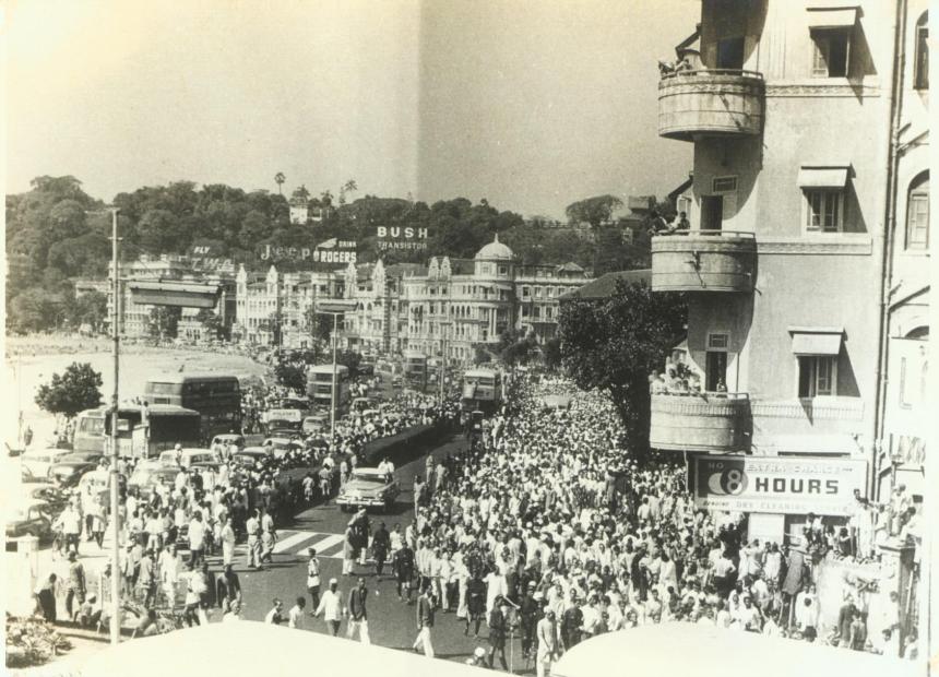 Janazah Mubarakah of Syedna Taher Saifuddin RA at Sukh Sagar near Chowpatty Beach, 1965